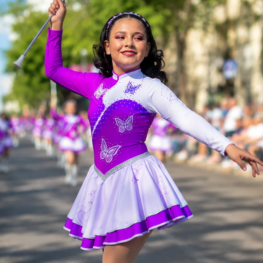 Vestido de bastonera destacado de la temporada, confeccionado por DESS